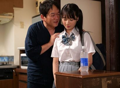 Bố dượng lừa con gái riêng của vợ uống thuốc kích dục để thoải mái “chăm sóc”