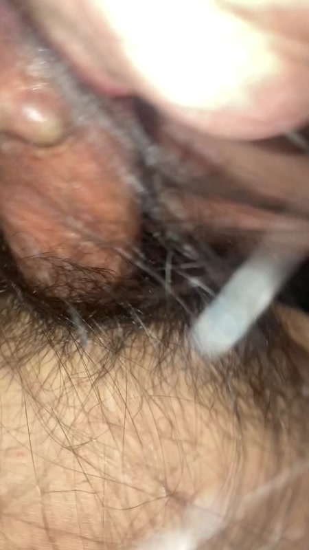 Cho gái xinh liếm cặc dâm sướng vô cùng